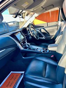 2022 Mitsubishi Pajero Sport - Thumbnail