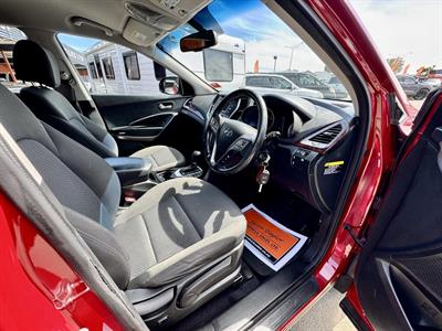 2016 Hyundai Santa Fe - Thumbnail