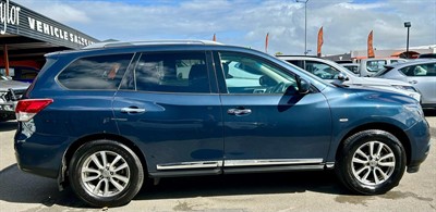 2015 Nissan Pathfinder - Thumbnail
